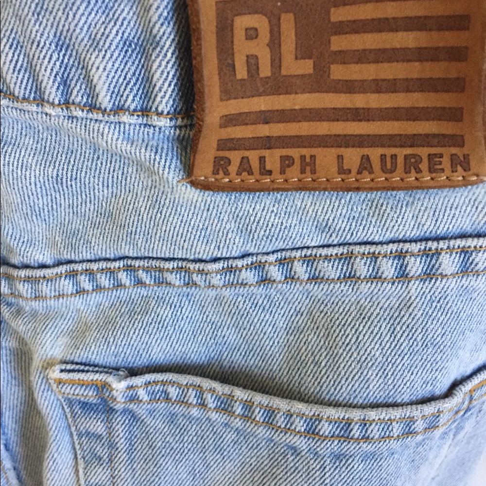 Men’s distressed blue jeans